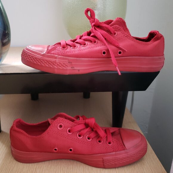 EUC CTAS Converse Classic Low Days Ahead 150196F Red Monochrome (5M / 7W) - Picture 4 of 7